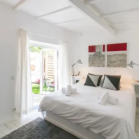 Atalaia De Cima Sleeps 14 Pool Wifi Colares